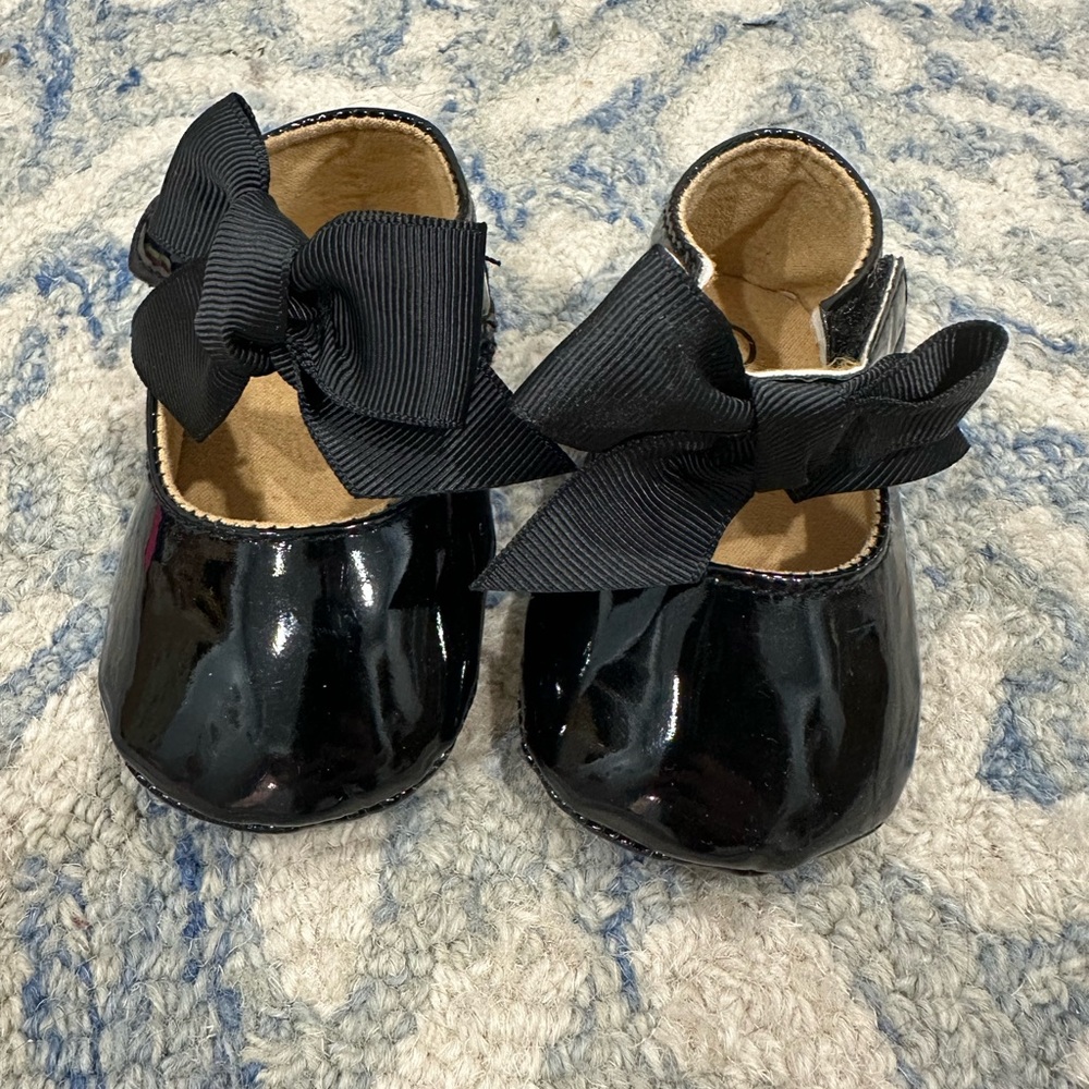 Black Bow Kids Shoes Size 1